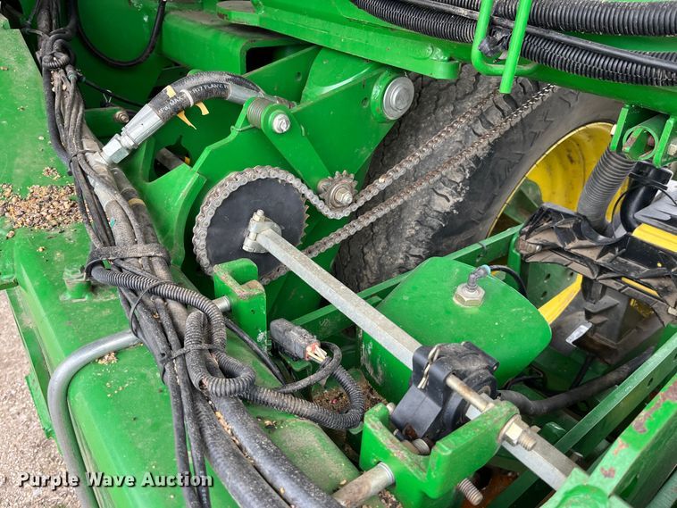 image for item LA9816 2009 John Deere 1790 planter