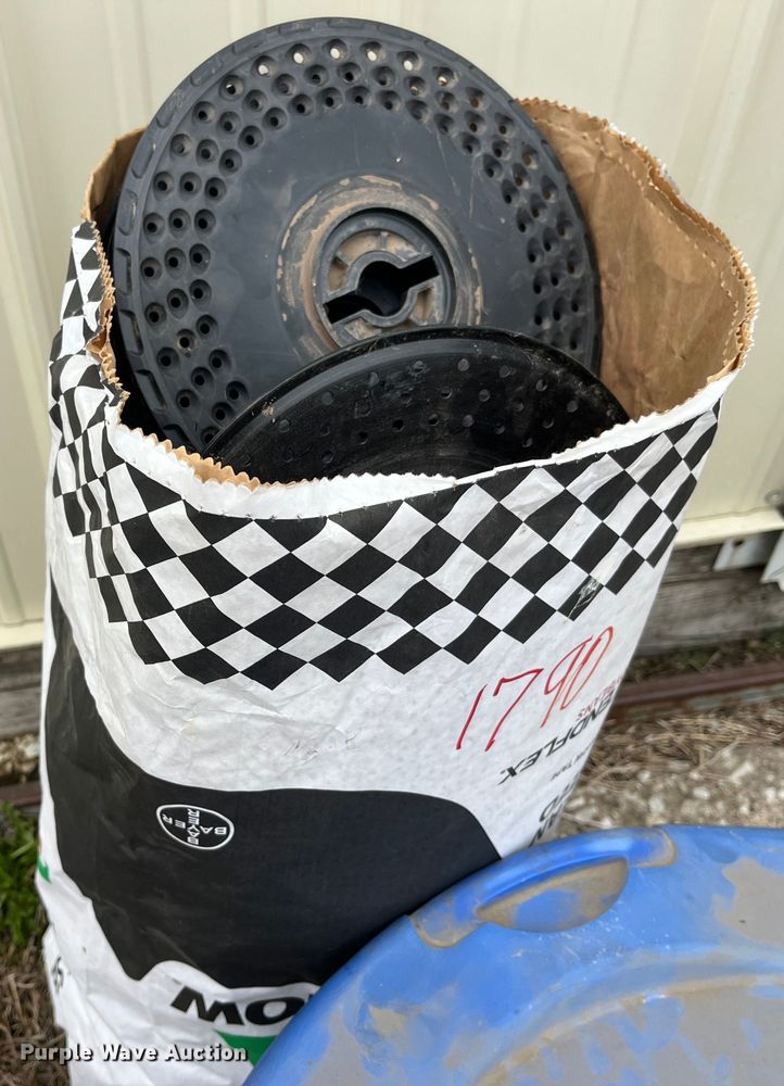 image for item LA9816 2009 John Deere 1790 planter