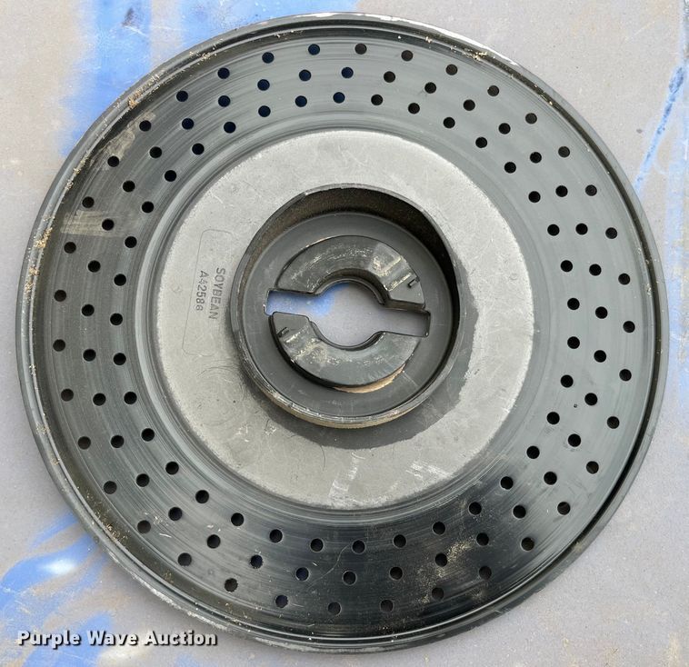 image for item LA9816 2009 John Deere 1790 planter