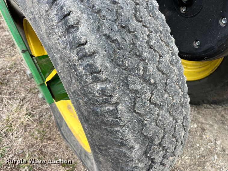 image for item LA9816 2009 John Deere 1790 planter