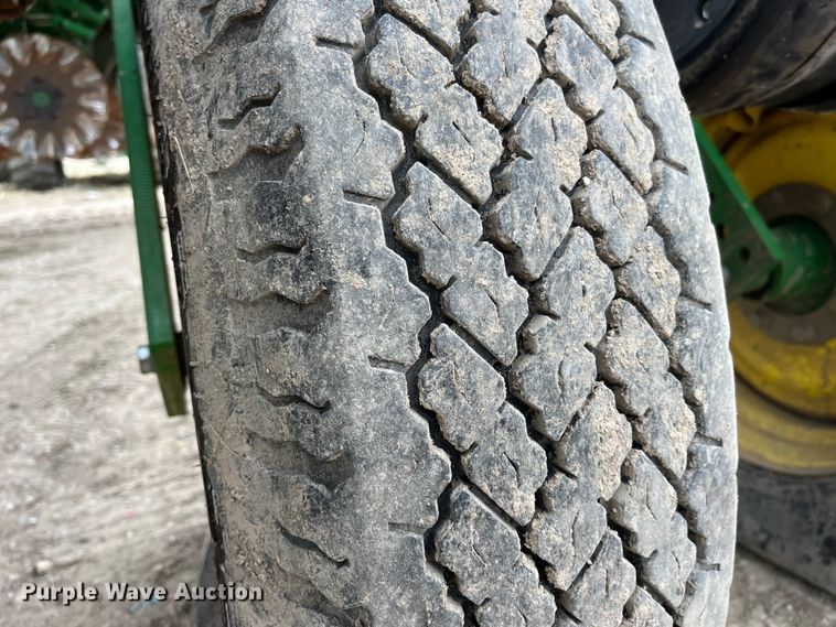 image for item LA9816 2009 John Deere 1790 planter