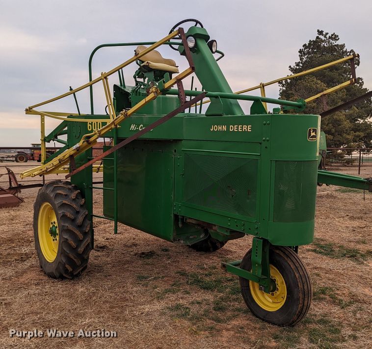 image for item LF9715 John Deere 600A  sprayer