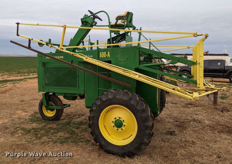 image for item LF9715 John Deere 600A  sprayer
