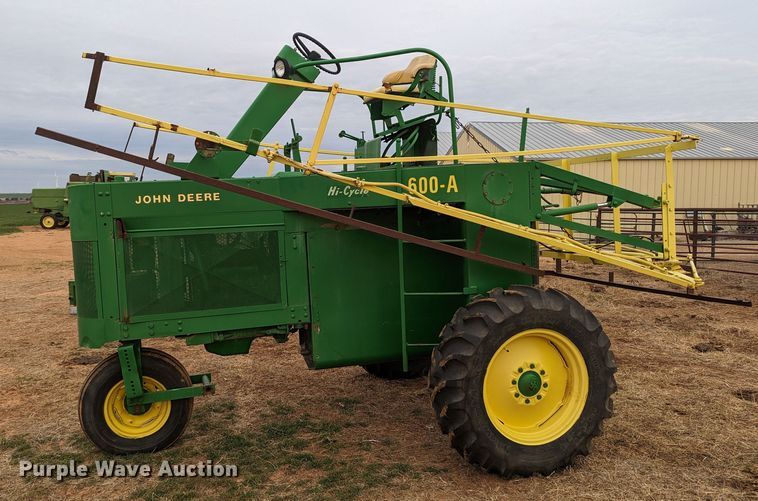 image for item LF9715 John Deere 600A  sprayer