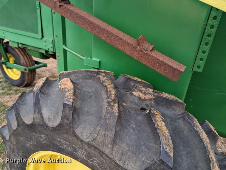 image for item LF9715 John Deere 600A  sprayer