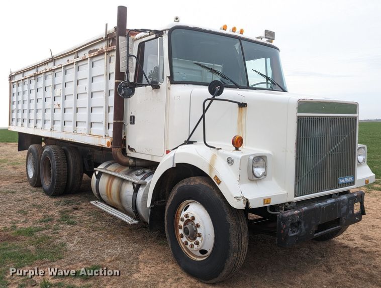 image for item LF9716 1989 White GMC WCS  grain truck