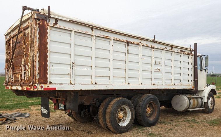 image for item LF9716 1989 White GMC WCS  grain truck