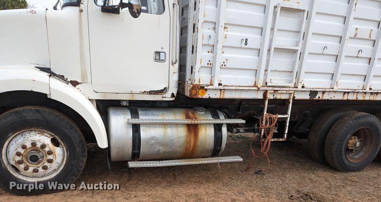 image for item LF9716 1989 White GMC WCS  grain truck