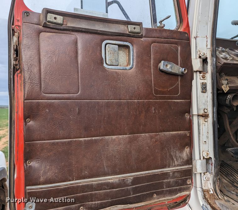 image for item LF9716 1989 White GMC WCS  grain truck