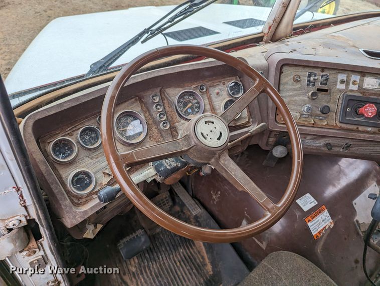 image for item LF9716 1989 White GMC WCS  grain truck