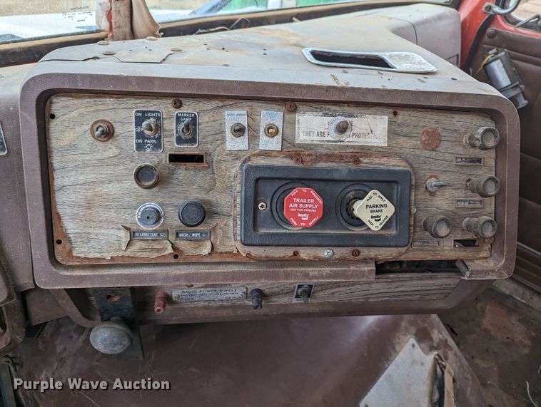 image for item LF9716 1989 White GMC WCS  grain truck