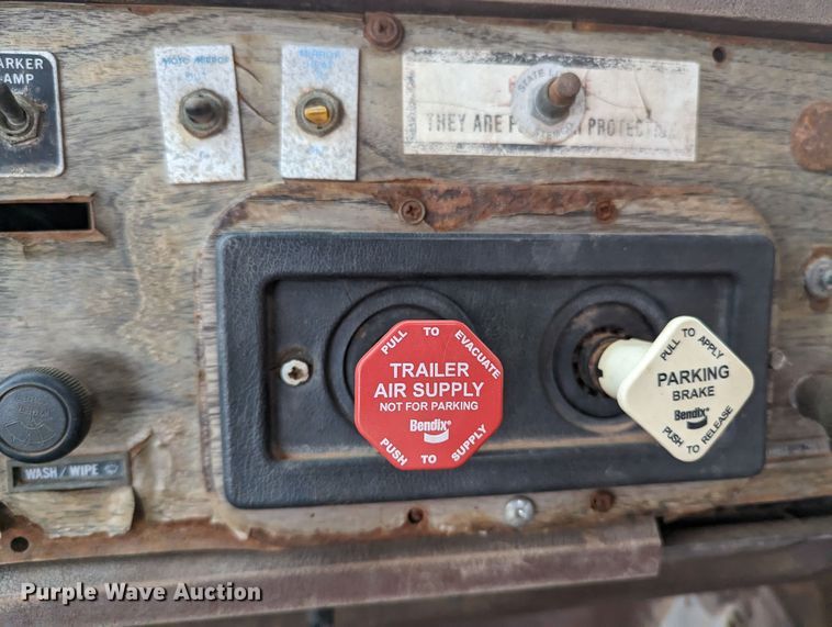 image for item LF9716 1989 White GMC WCS  grain truck