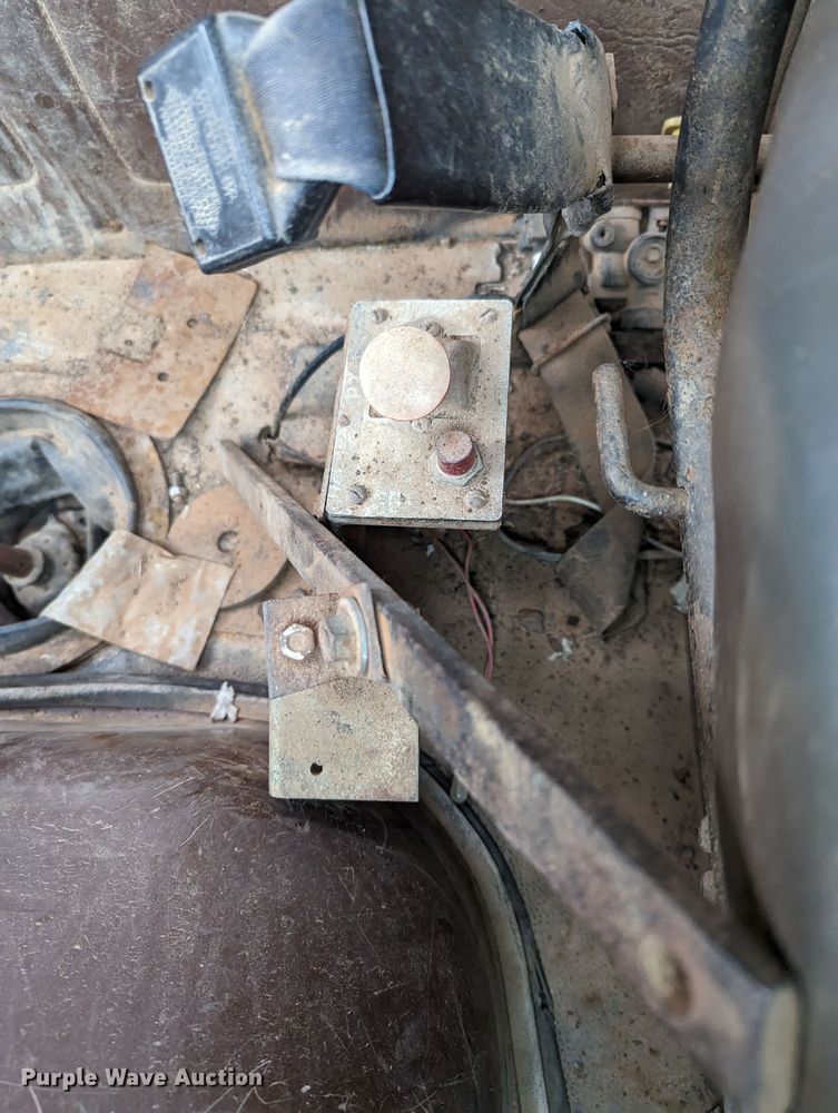 image for item LF9716 1989 White GMC WCS  grain truck