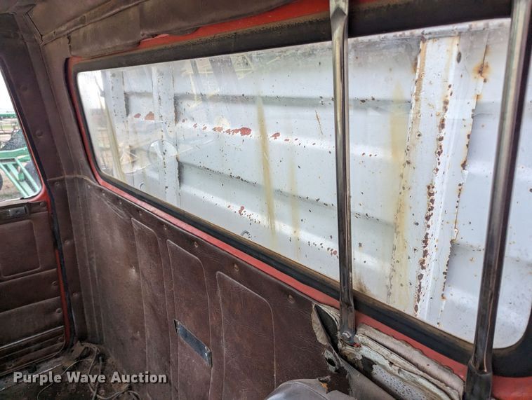 image for item LF9716 1989 White GMC WCS  grain truck