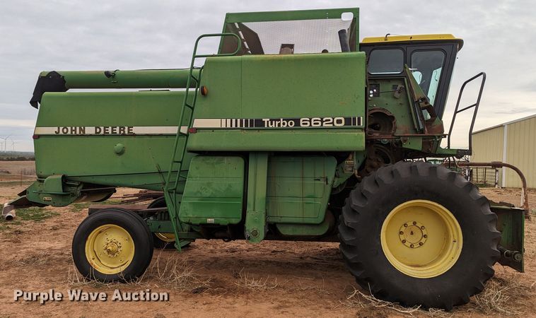 image for item LF9718 John Deere 6620 Turbo  combine