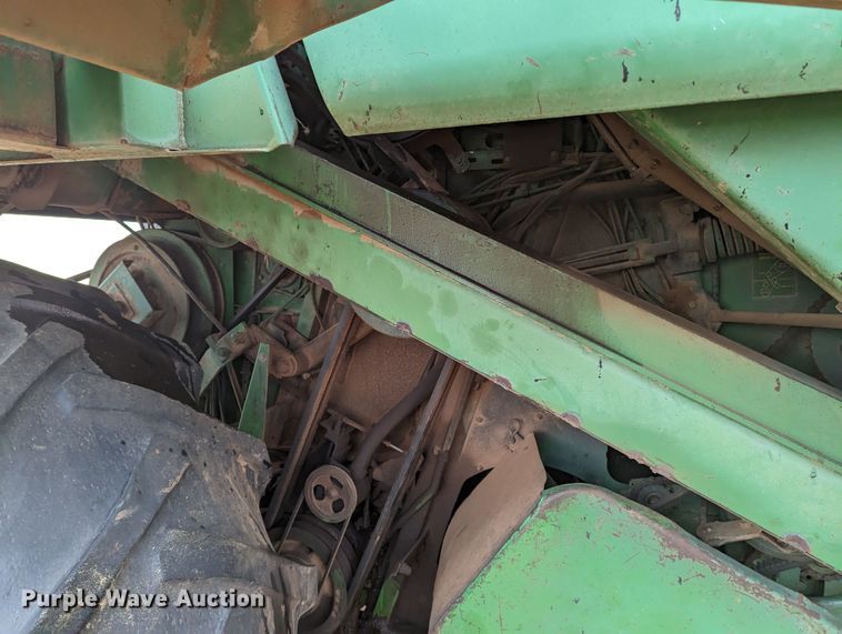 image for item LF9718 John Deere 6620 Turbo  combine