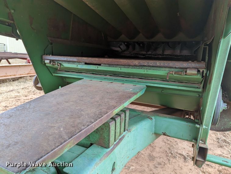 image for item LF9718 John Deere 6620 Turbo  combine