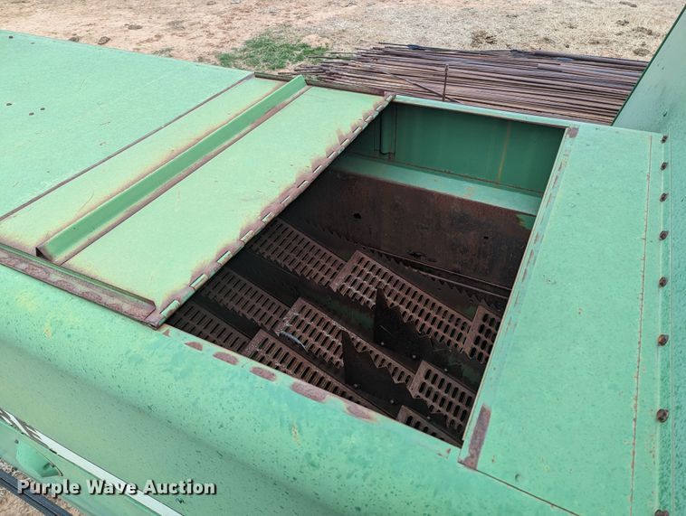 image for item LF9718 John Deere 6620 Turbo  combine