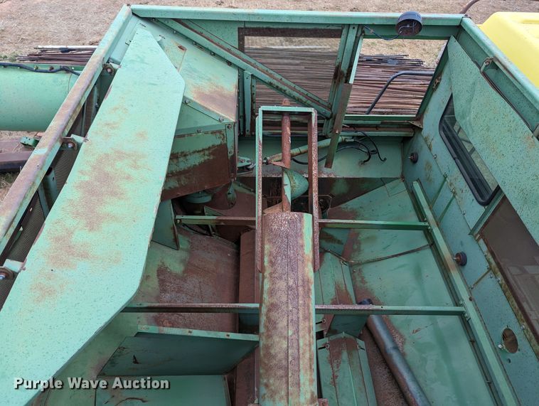 image for item LF9718 John Deere 6620 Turbo  combine