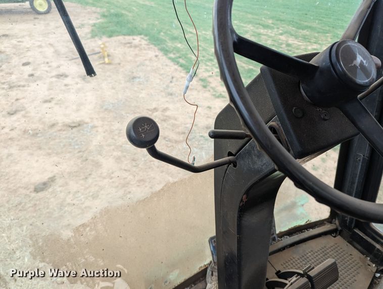 image for item LF9718 John Deere 6620 Turbo  combine