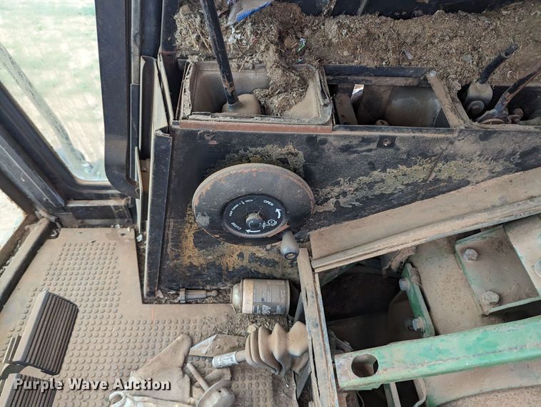 image for item LF9718 John Deere 6620 Turbo  combine