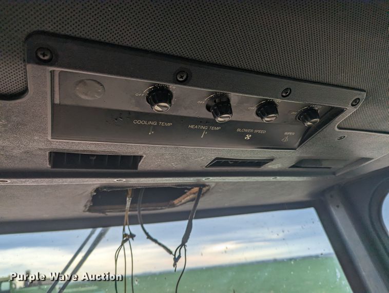 image for item LF9718 John Deere 6620 Turbo  combine