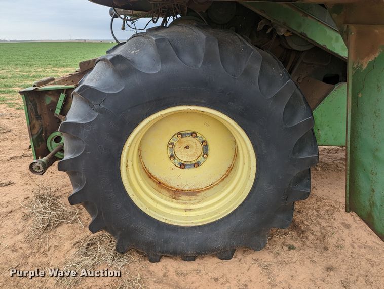 image for item LF9718 John Deere 6620 Turbo  combine