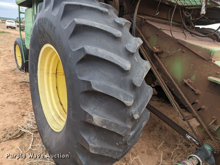 image for item LF9718 John Deere 6620 Turbo  combine