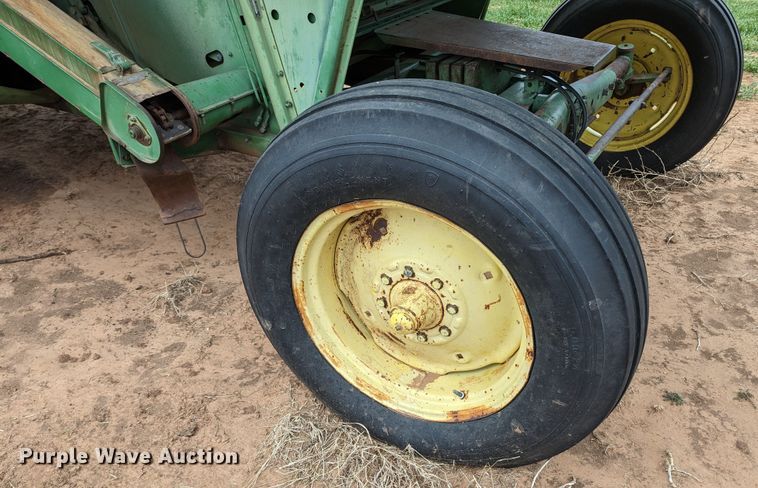 image for item LF9718 John Deere 6620 Turbo  combine