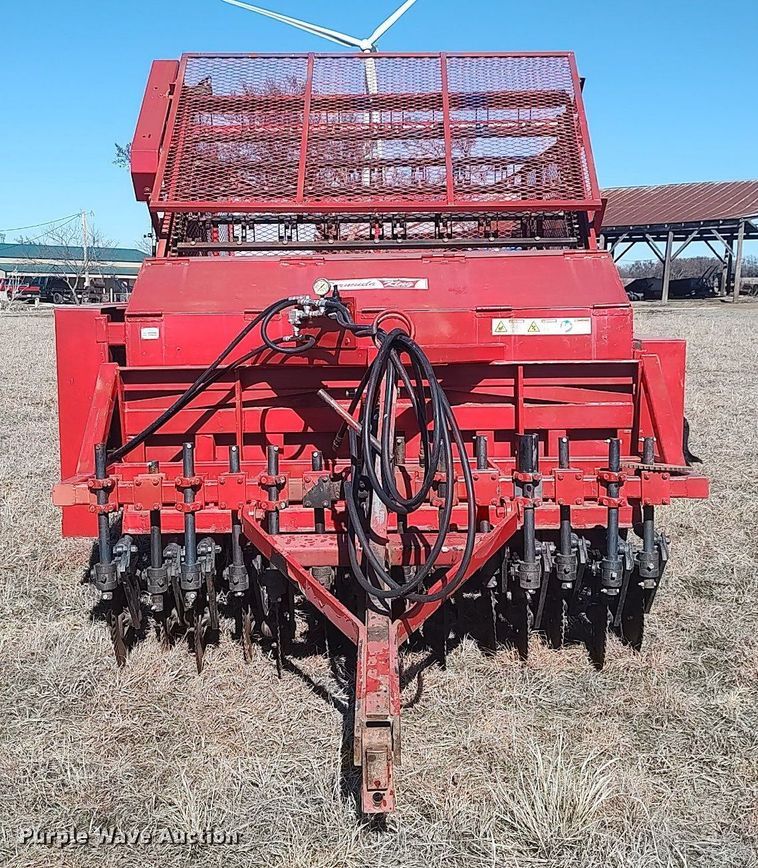 image for item LG9587 Bermuda King 8/96/N C-TILL  no-till planter