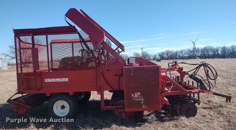 image for item LG9587 Bermuda King 8/96/N C-TILL  no-till planter