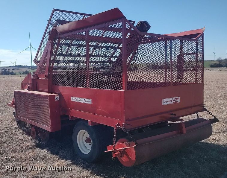 image for item LG9587 Bermuda King 8/96/N C-TILL  no-till planter