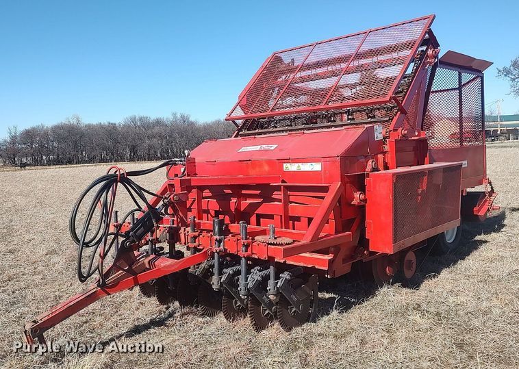 image for item LG9587 Bermuda King 8/96/N C-TILL  no-till planter