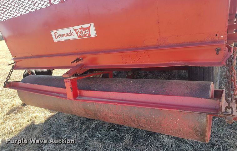 image for item LG9587 Bermuda King 8/96/N C-TILL  no-till planter