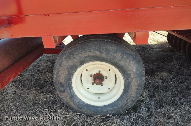 image for item LG9587 Bermuda King 8/96/N C-TILL  no-till planter