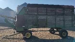 image for item LG9599 John Deere E0125  silage wagon