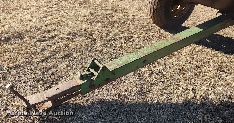 image for item LG9599 John Deere E0125  silage wagon