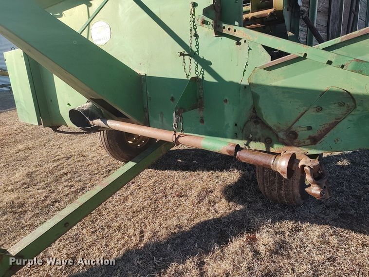 image for item LG9599 John Deere E0125  silage wagon