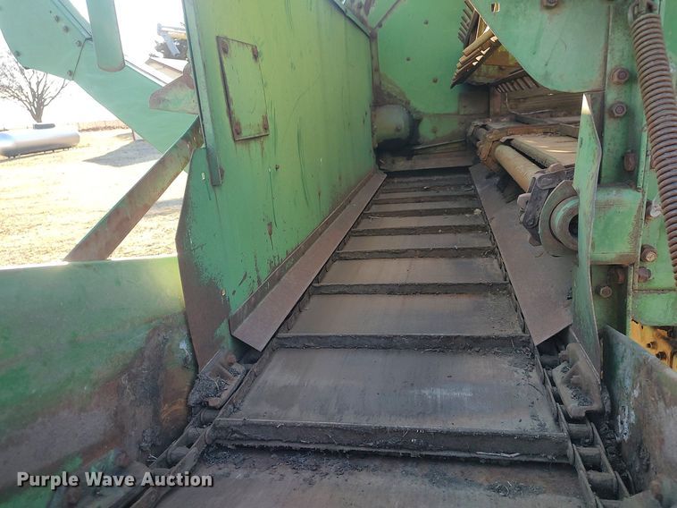 image for item LG9599 John Deere E0125  silage wagon