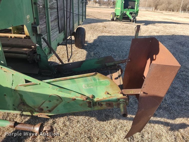 image for item LG9599 John Deere E0125  silage wagon
