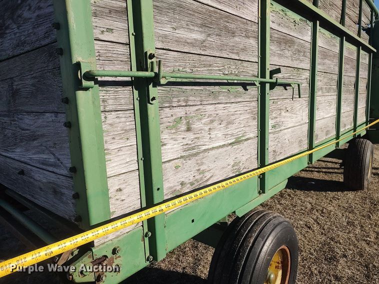 image for item LG9599 John Deere E0125  silage wagon