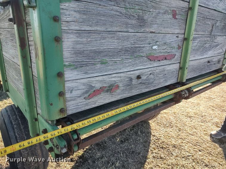 image for item LG9599 John Deere E0125  silage wagon