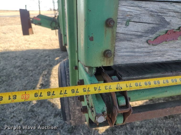 image for item LG9599 John Deere E0125  silage wagon