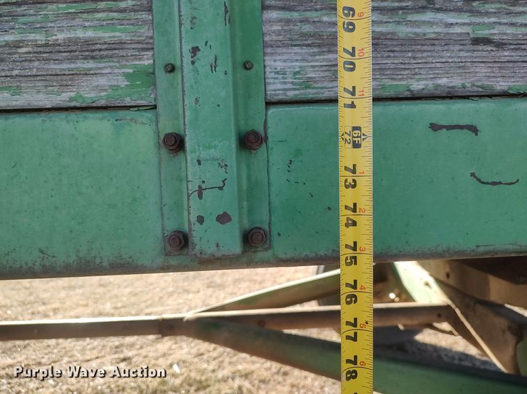 image for item LG9599 John Deere E0125  silage wagon