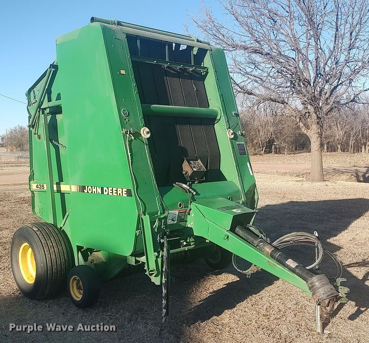 image for item LG9600 John Deere 435  round baler