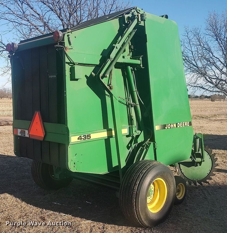 image for item LG9600 John Deere 435  round baler