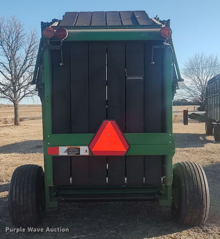image for item LG9600 John Deere 435  round baler