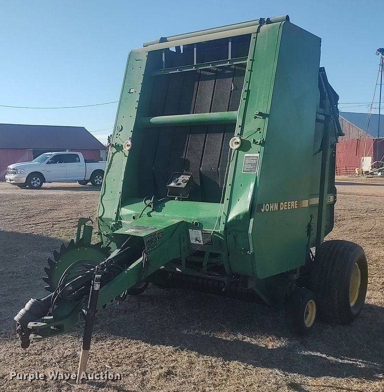 image for item LG9600 John Deere 435  round baler