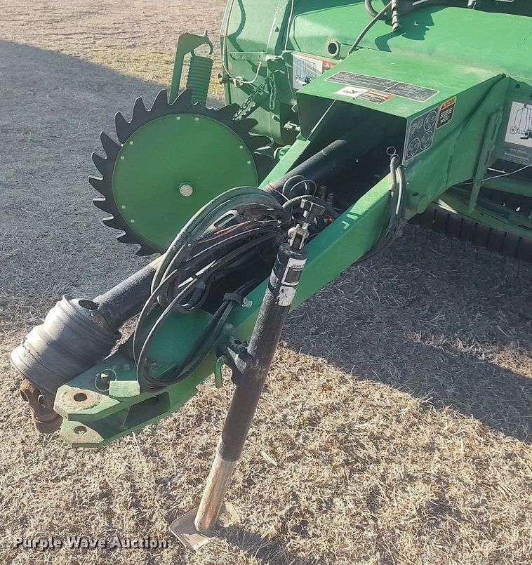 image for item LG9600 John Deere 435  round baler