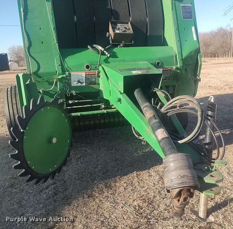 image for item LG9600 John Deere 435  round baler